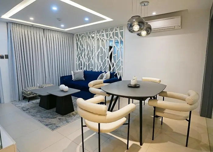 Neroki's Crib Cozy & Luxurious Staycation! Appartement