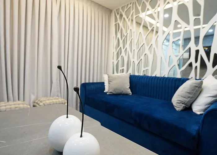 Neroki's Crib Cozy & Luxurious Staycation!
