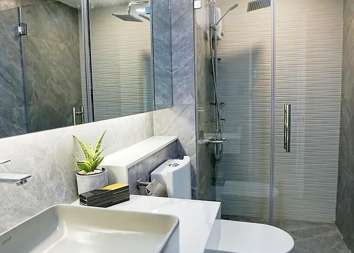 Neroki's Crib Cozy & Luxurious Staycation! * Cebu