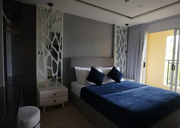 Neroki's Crib Cozy & Luxurious Staycation!